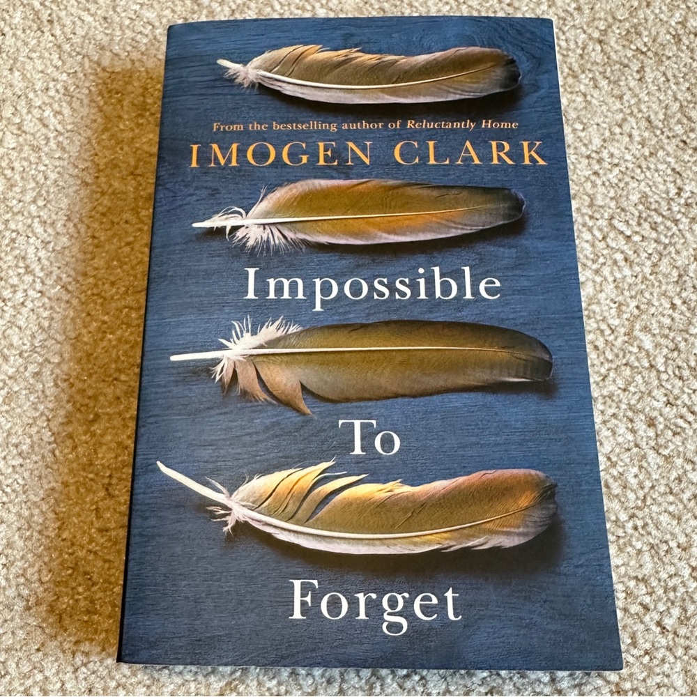 3/$15 - 2022 book - Impossible to Forget, by Imogen Clark - Lake Union Publ..